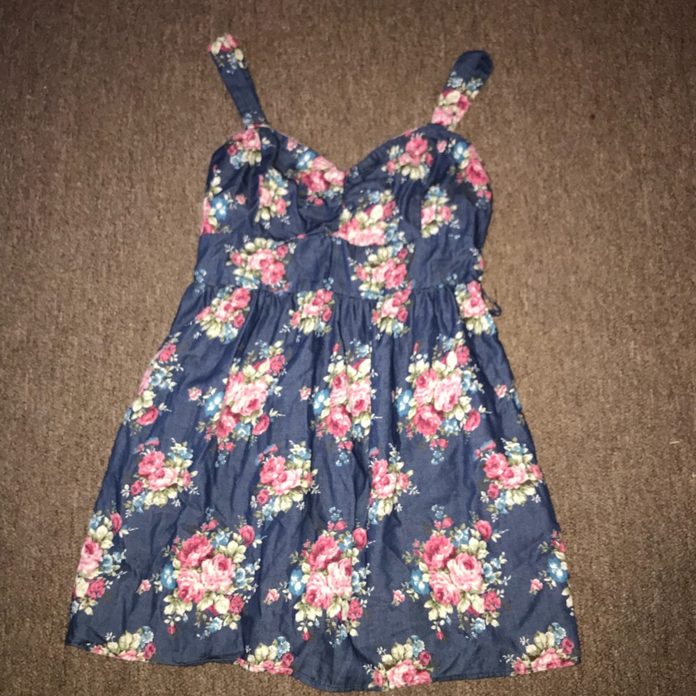 Dress with flowers 🌸 🌺 💐
